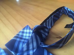 How to tie a bowtie