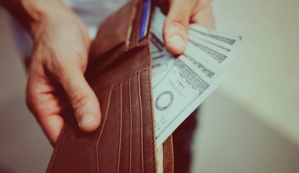 3 Unusual Secrets A Man’s Wallet Can Tell You…